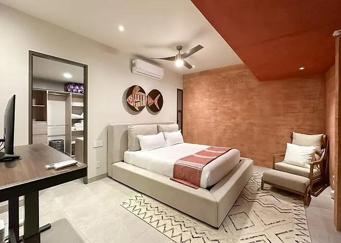 Сasa de vacaciones Luxury House With Private Pool, Ocean View, Inviting Balcony & Elegant Charm