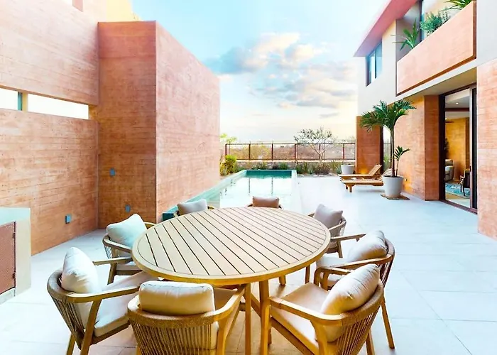 Luxury House With Private Pool, Ocean View, Inviting Balcony & Elegant Charm *