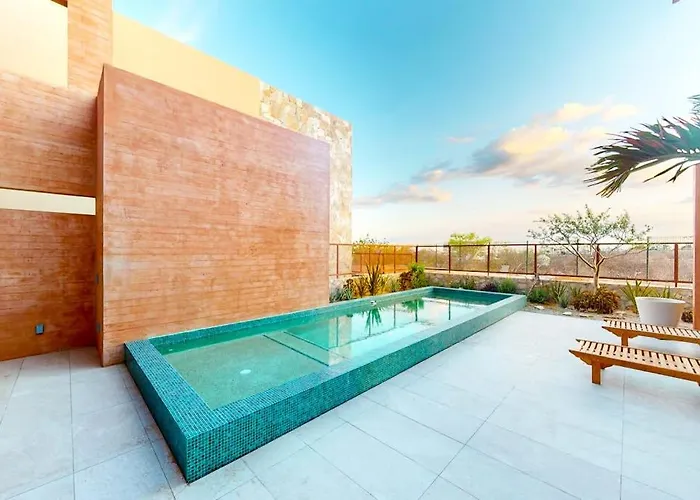 Luxury House With Private Pool, Ocean View, Inviting Balcony & Elegant Charm Сasa de vacaciones