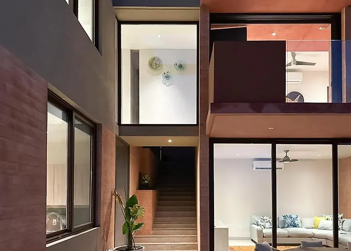 Luxury House With Private Pool, Ocean View, Inviting Balcony & Elegant Charm *