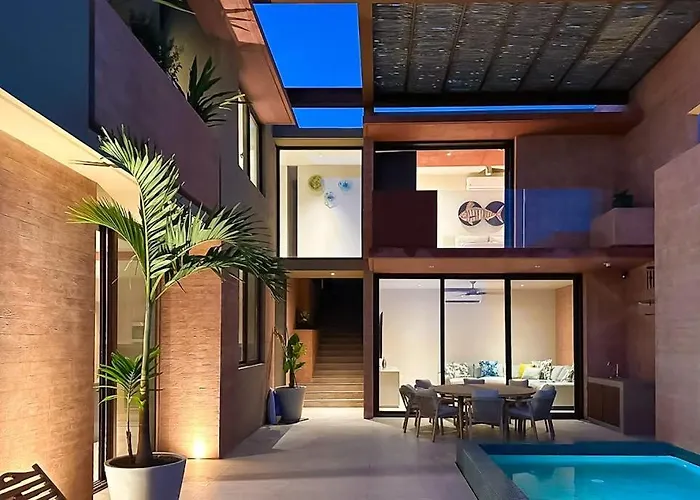Сasa de vacaciones Luxury House With Private Pool, Ocean View, Inviting Balcony & Elegant Charm